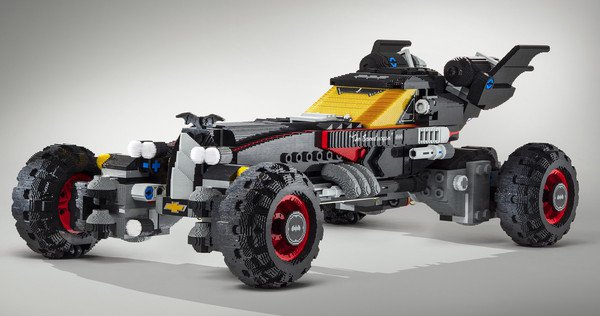 The LEGO Movie Batmobile a grandezza naturale